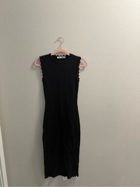 Zara Black Sleeveless Scalloped Ribbed Midi Dress